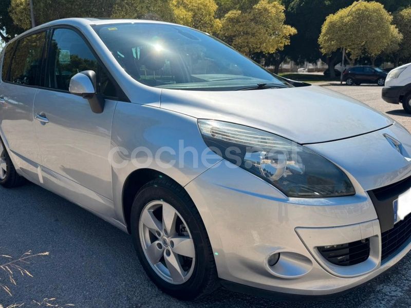 Gris / plata Usado 2010 Renault Scénic III Dynamique Monovolumen | 6490 € (Precio justo) - Imagen 1/4