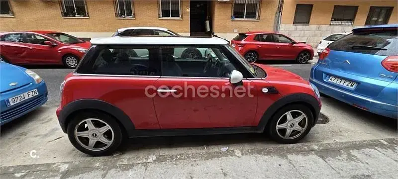 Usado Mini Cooper D 110 CV (80 kW) 2007 Rojo Utilitario