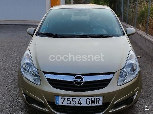 Usado Opel Corsa Enjoy 80 CV (58 kW) 2009 Beige Utilitario