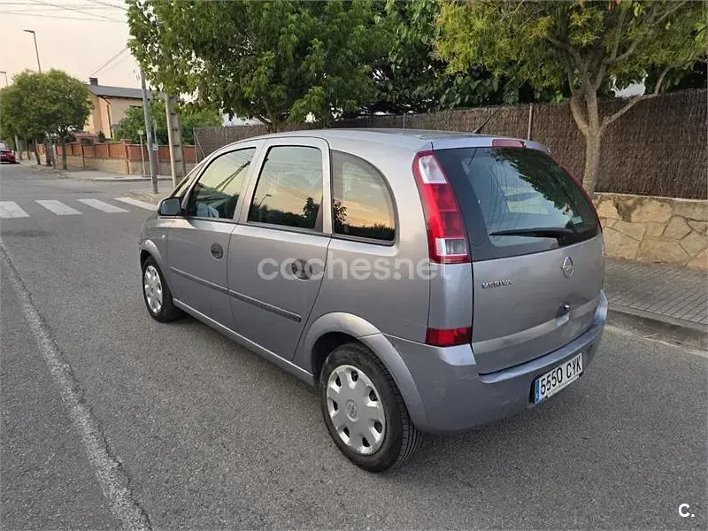 Usado Opel Meriva Enjoy 87 CV (63 kW) 2004 Gris / plata Monovolumen