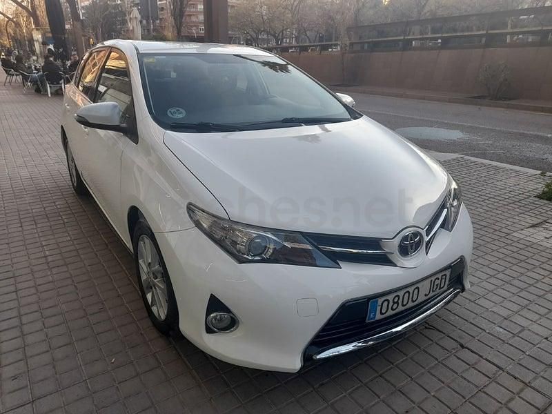 Usado Toyota Auris Business Edition 90 CV (66 kW) 2015 Negro Berlina