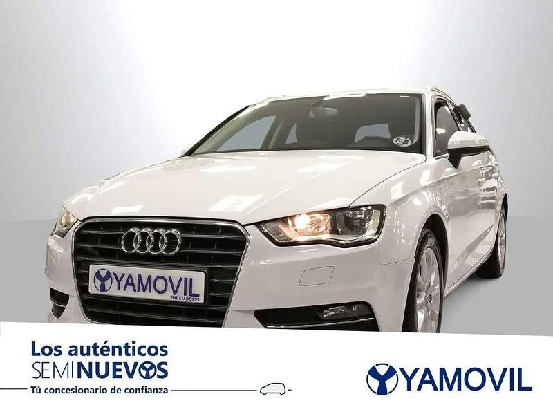 Usado Audi A3 Sportback Attraction 105 CV (77 kW) 2013 Blanco Utilitario