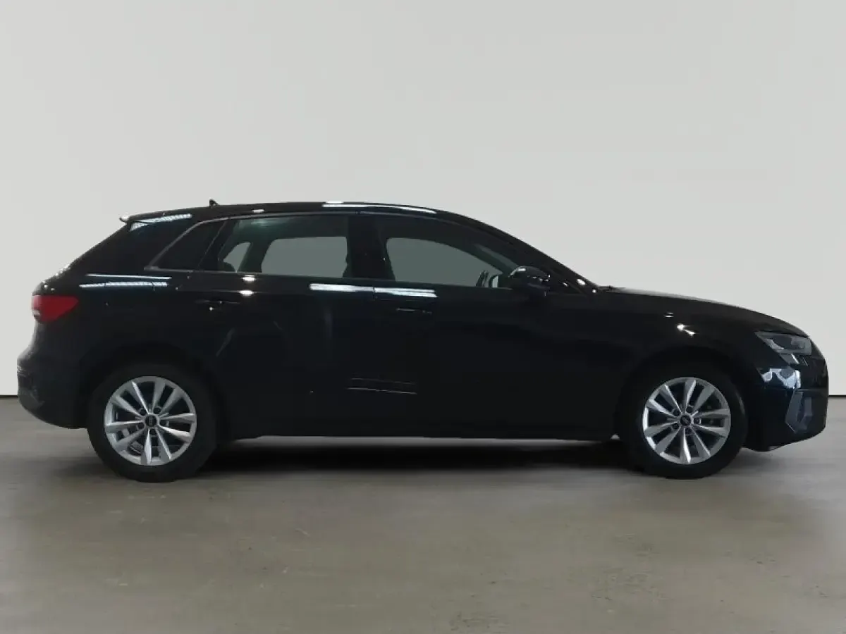 Usado Audi A3 110 CV (80 kW) 2023 Negro Berlina