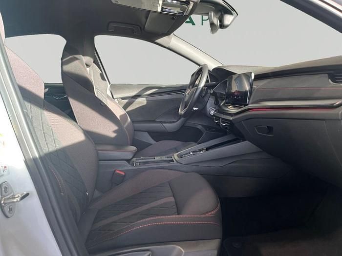 Usado Skoda Octavia RS 245 CV (180 kW) 2021 Blanco