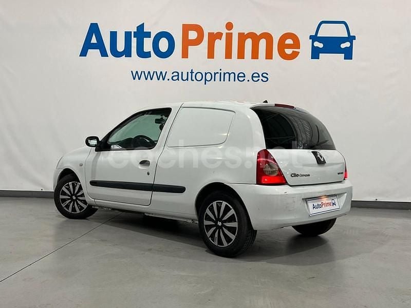 Usado Renault Clio II Authentique 70 CV (51 kW) 2007 Blanco Berlina