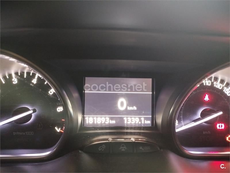 Usado Peugeot 2008 Crossway 110 CV (80 kW) 2015 Blanco SUV