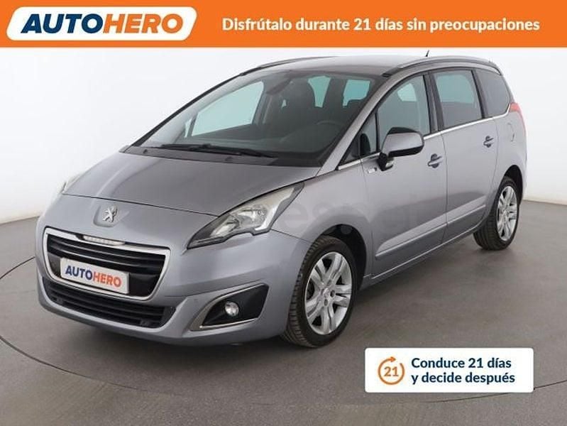 Usado Peugeot 5008 Style 121 CV (88 kW) 2016 Gris Monovolumen