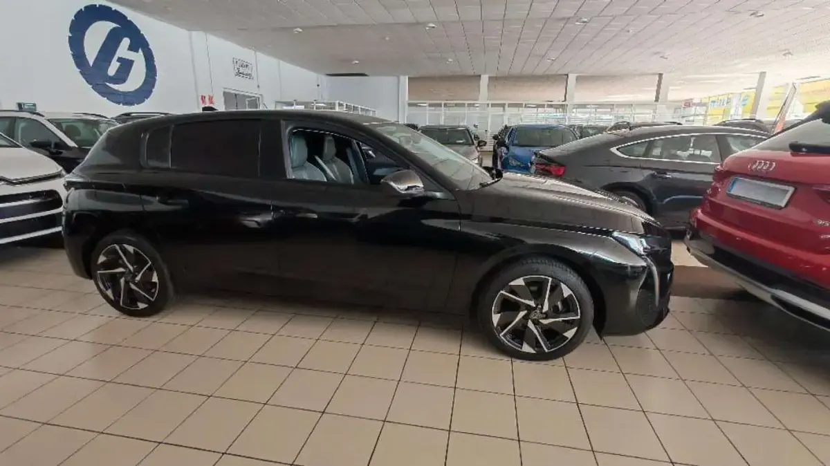 Usado Peugeot 308 Allure 131 CV (96 kW) 2024 Berlina
