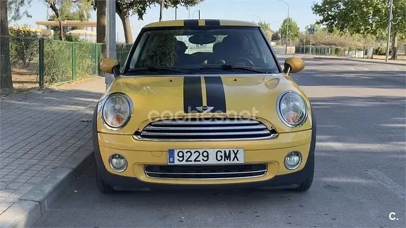 Usado Mini ONE 75 CV (55 kW) 2009 Amarillo Utilitario