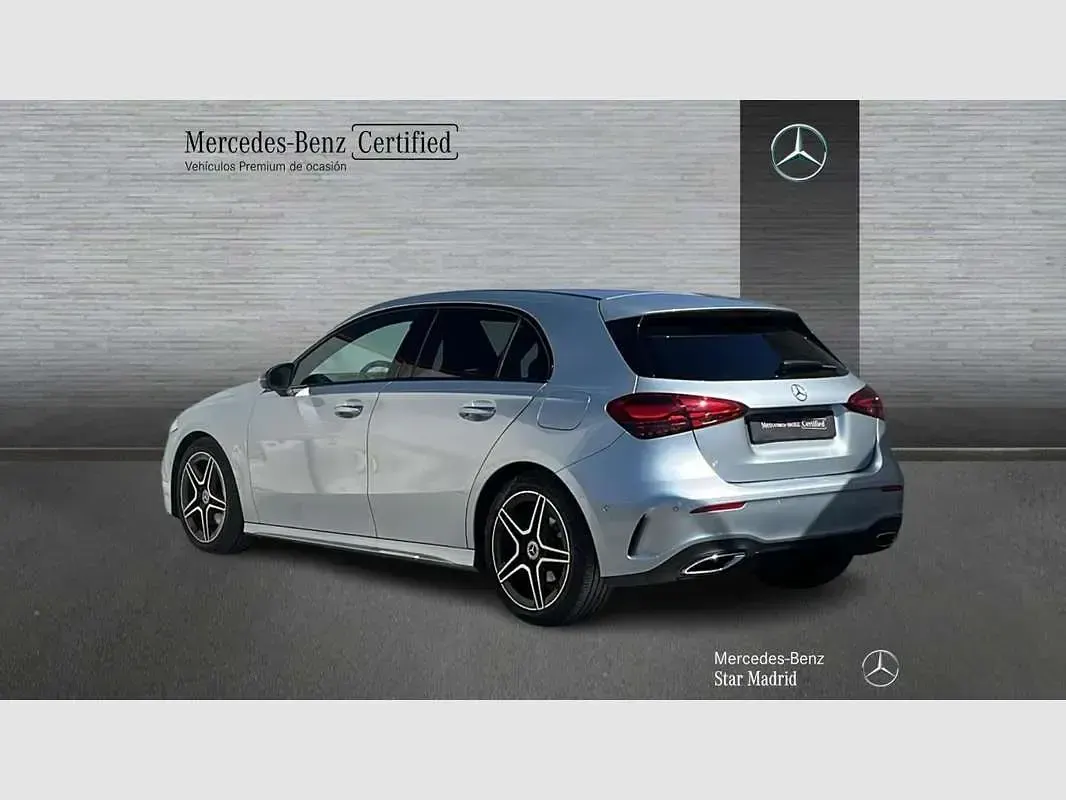 Usado Mercedes A180 109 CV (80 kW) 2025 Plateado Utilitario