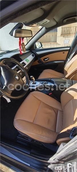 Negro Usado 2010 BMW 530 Familiar | 9900 € (Precio justo) - Imagen 1/4