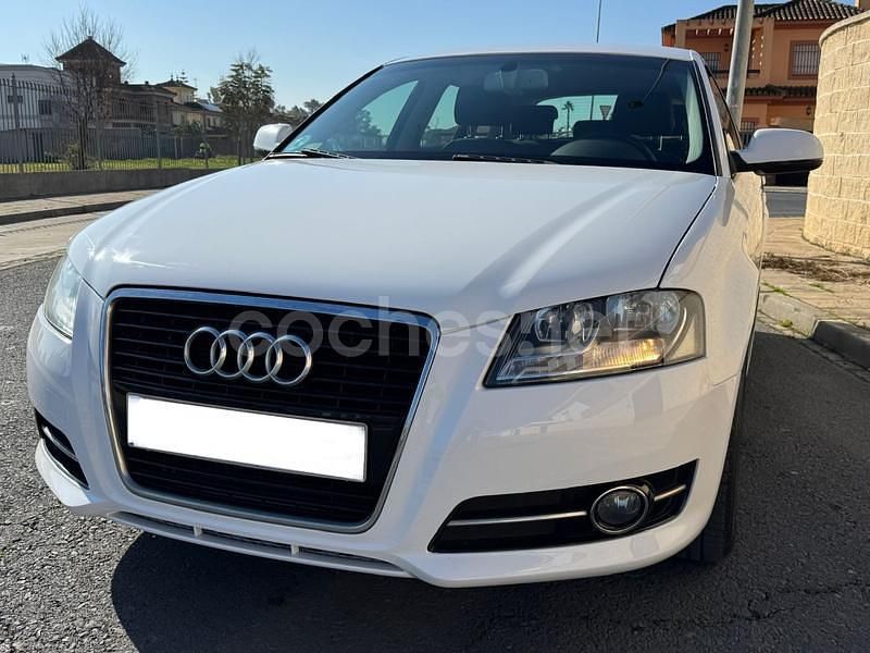 Blanco Usado 2012 Audi A3 Sportback Attraction Berlina | 9499 € (Precio justo) - Imagen 1/4