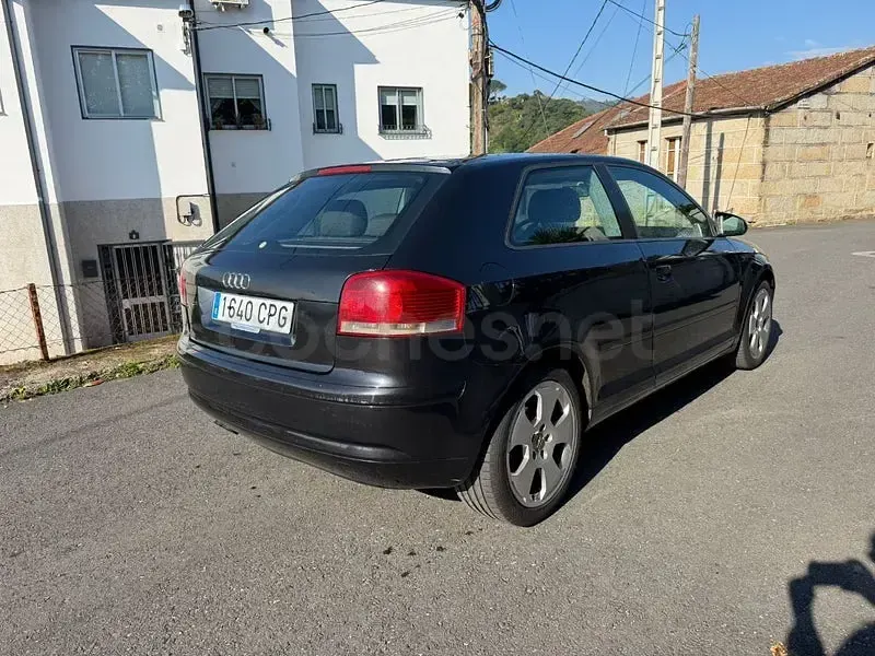 Usado Audi A3 Ambition 100 CV (73 kW) 2003 Negro Utilitario