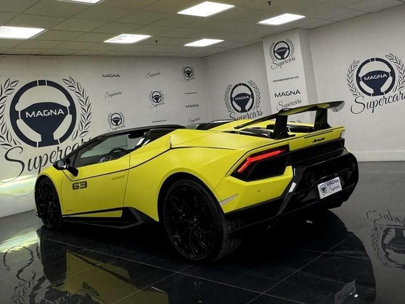 Usado Lamborghini Huracán 639 CV (469 kW) 2018 Amarillo Descapotable