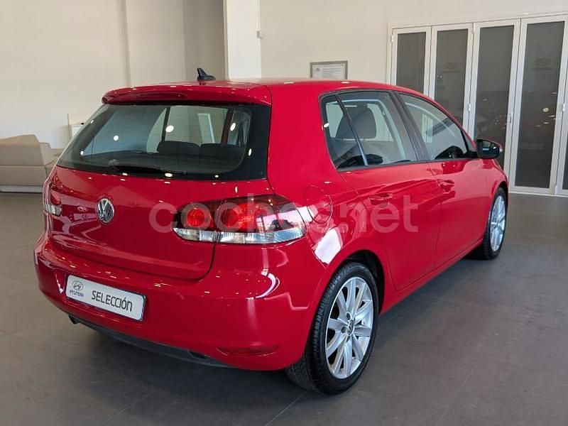 Usado VW Golf VII 105 CV (77 kW) 2012 Rojo Berlina