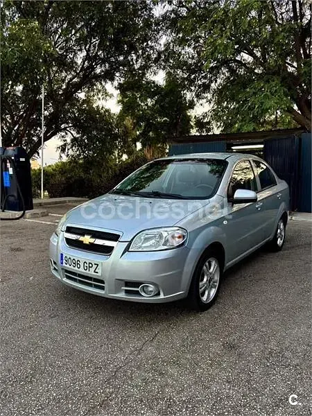 Usado Chevrolet Aveo LT 94 CV (69 kW) 2009 Gris / plata Berlina