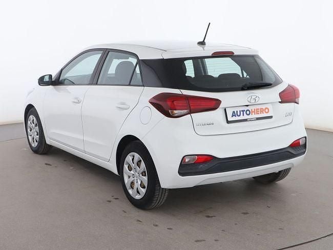 Usado Hyundai i20 84 CV (61 kW) 2018 Blanco Berlina