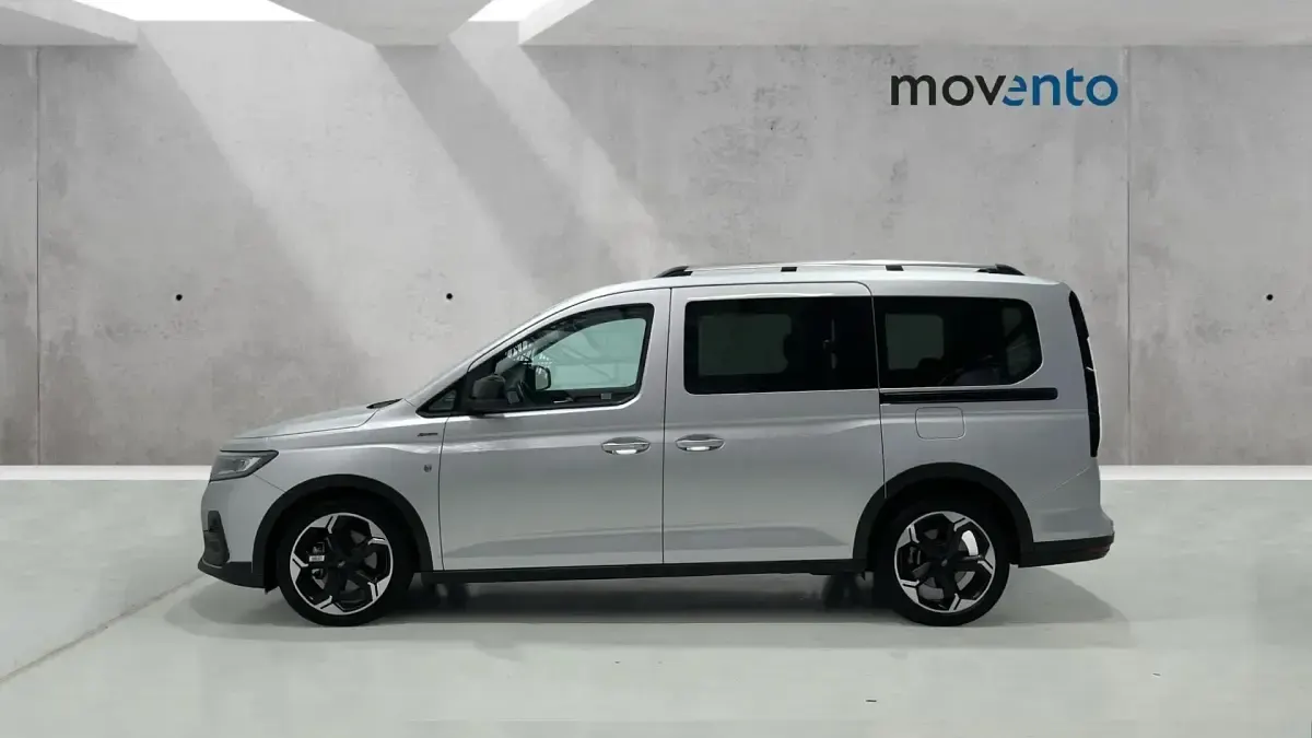 Usado Ford Tourneo Connect Active 122 CV (89 kW) 2025 Gris Monovolumen