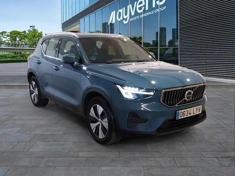 Begagnad Volvo XC40 Core 211 HK (155 kW) 2022 Blå SUV