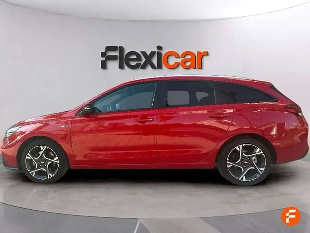 Usado Hyundai i30 N Line 120 CV (88 kW) 2023 Rojo Berlina