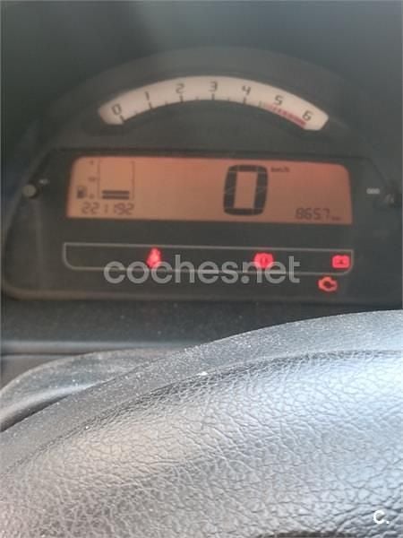 Usado Citroën C2 70 CV (51 kW) 2007 Rojo Utilitario