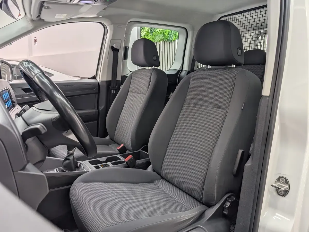 Usado VW Caddy 122 CV (89 kW) 2022 Blanco Monovolumen