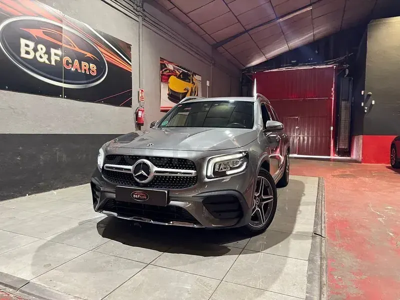Usado Mercedes GLB200 150 CV (110 kW) 2021 Gris / plata SUV