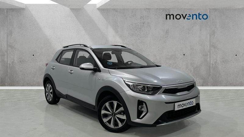 Usado Kia Stonic 84 CV (61 kW) 2023 Gris SUV