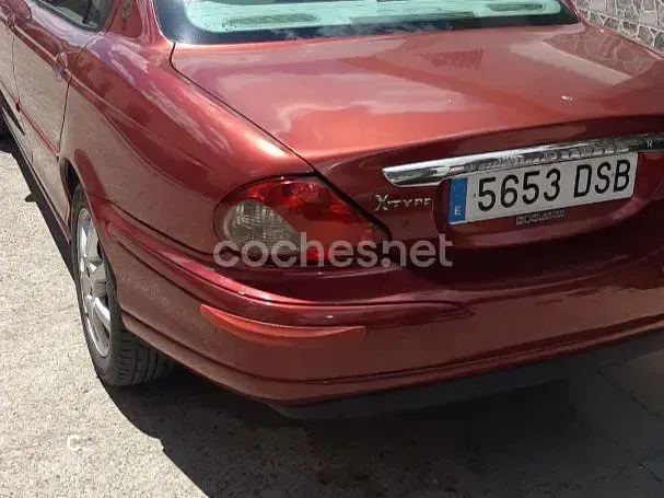 Usado Jaguar X-type Classic 130 CV (95 kW) 2006 Rojo Berlina