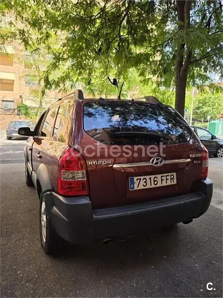 Usado Hyundai Tucson Comfort 140 CV (102 kW) 2006 Rojo SUV