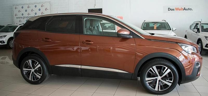 Usado Peugeot 3008 Allure 131 CV (96 kW) 2018 Marron SUV