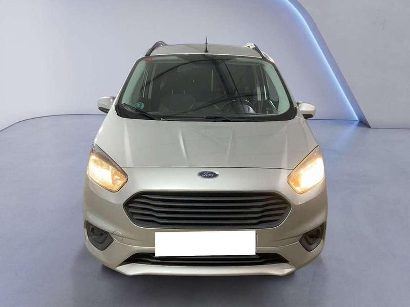 Usado Ford Tourneo Trend 102 CV (75 kW) 2018 Gris Van