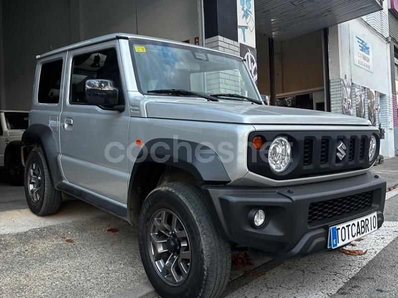Usado Suzuki Jimny 102 CV (75 kW) 2020 Gris / plata SUV