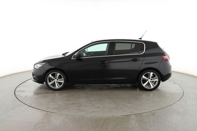 Usado Peugeot 308 Allure 130 CV (95 kW) 2019 Negro Berlina
