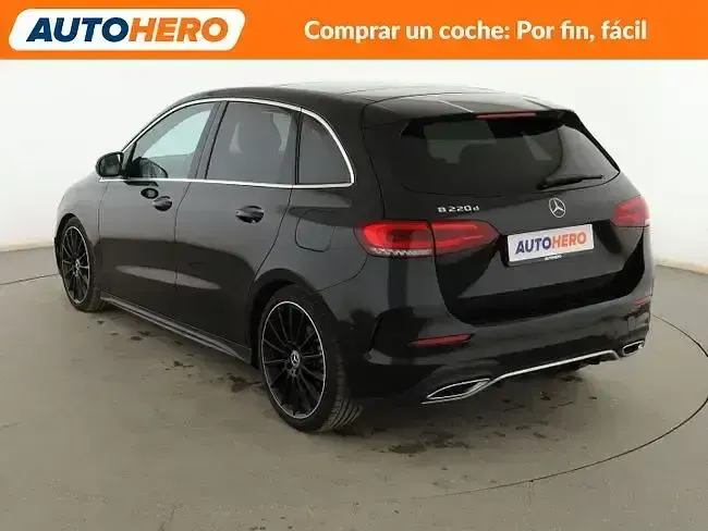 Usado Mercedes B220 AMG line 190 CV (139 kW) 2020 Negro Utilitario
