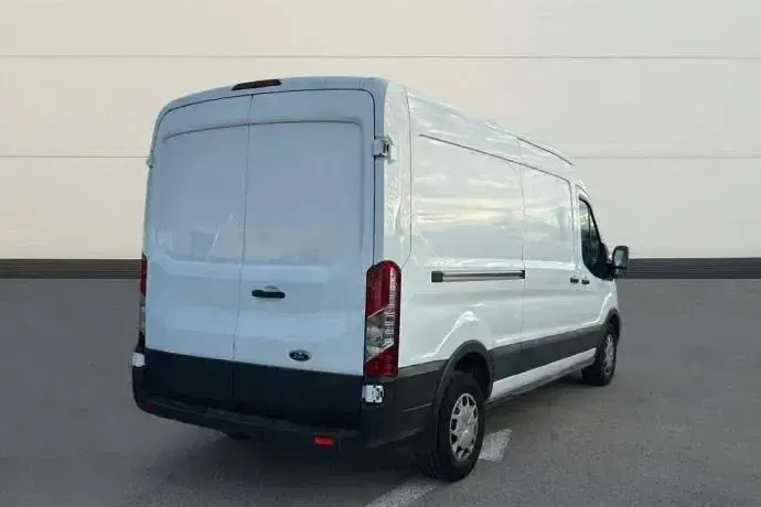 Usado Ford Transit Trend 131 CV (96 kW) 2023 Blanco Berlina
