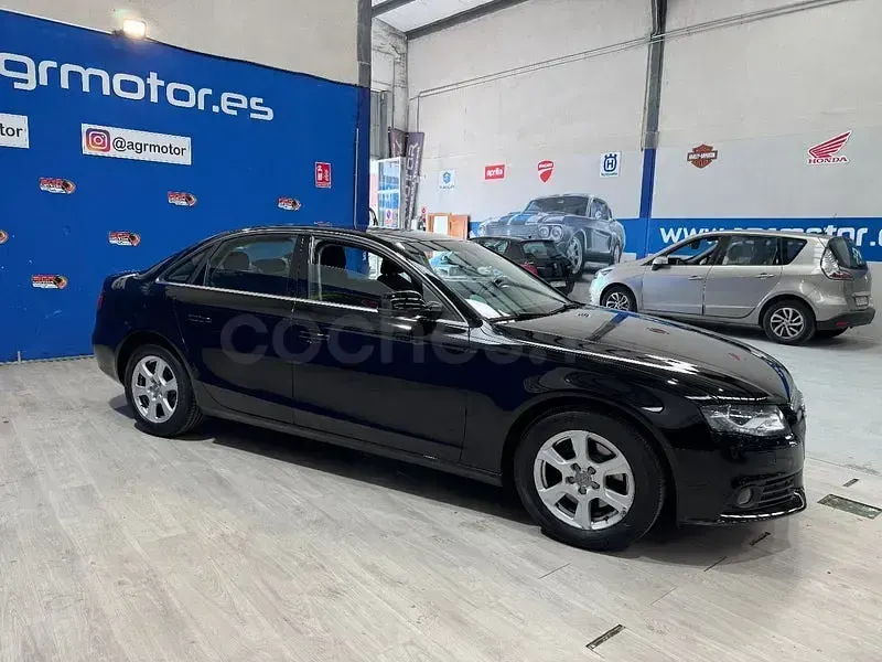 Usado Audi A4 120 CV (88 kW) 2009 Negro Berlina
