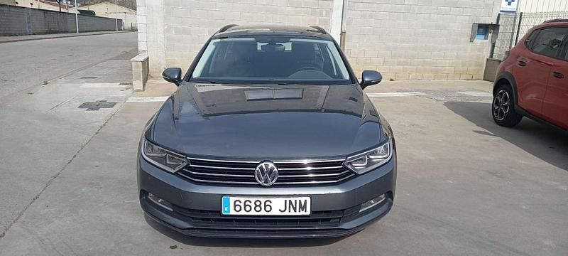 Usado VW Passat Advance 150 CV (110 kW) 2016 Gris Familiar