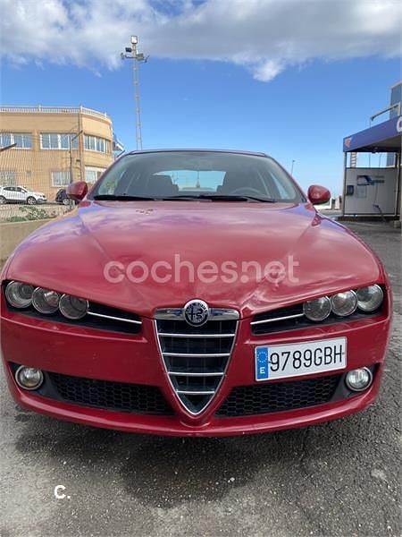 Rojo Usado 2008 Alfa Romeo 159 Distinctive Berlina | 3400 € (Precio justo) - Imagen 1/4