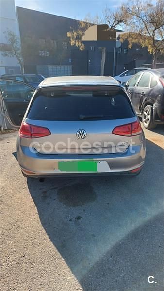 Usado VW Golf VII Business 110 CV (80 kW) 2014 Gris / plata Berlina