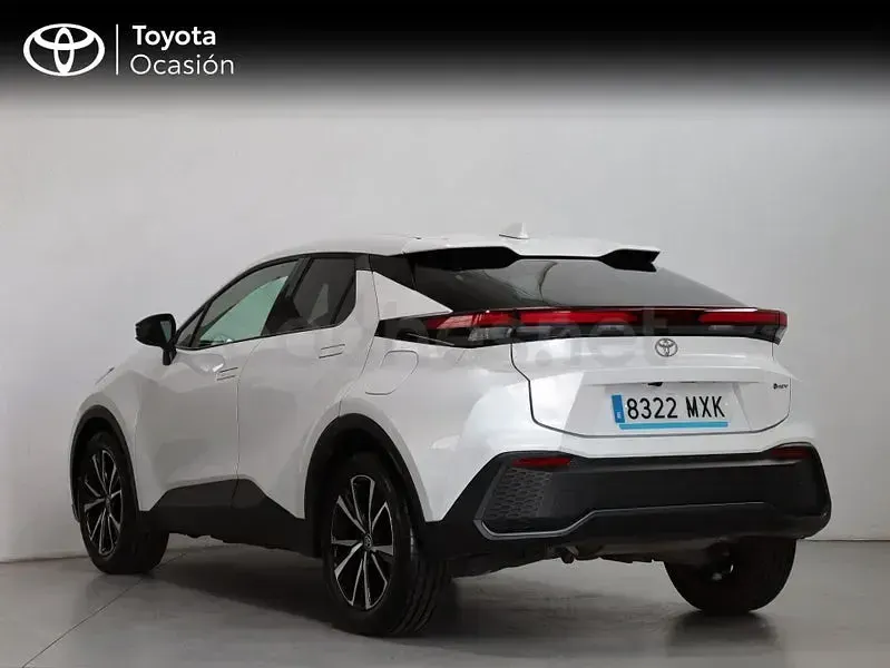 Käytetty Toyota C-HR Advance 140 HP (102 kW) 2024 Valkoinen Katumaasturi