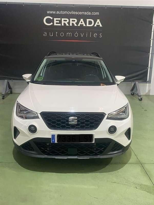 Usado Seat Arona Ecomotive 110 CV (80 kW) 2021 Blanco SUV