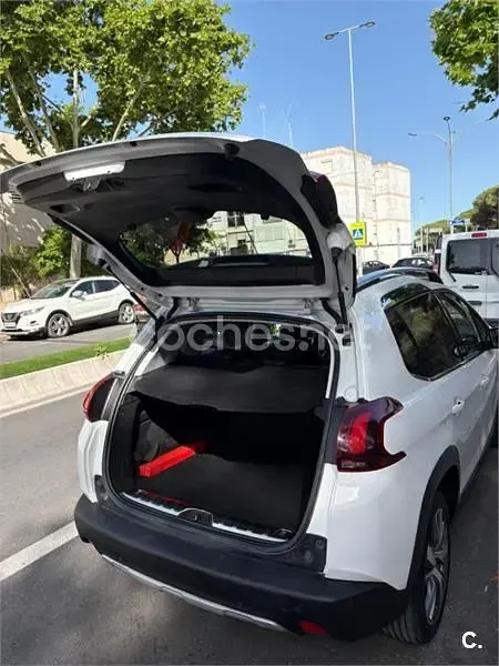 Usado Peugeot 2008 GT-line 120 CV (88 kW) 2017 Blanco SUV