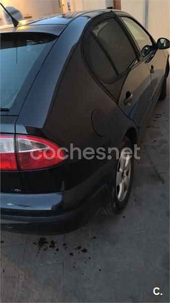 Usado Seat Leon Reference 105 CV (77 kW) 2007 Negro Utilitario