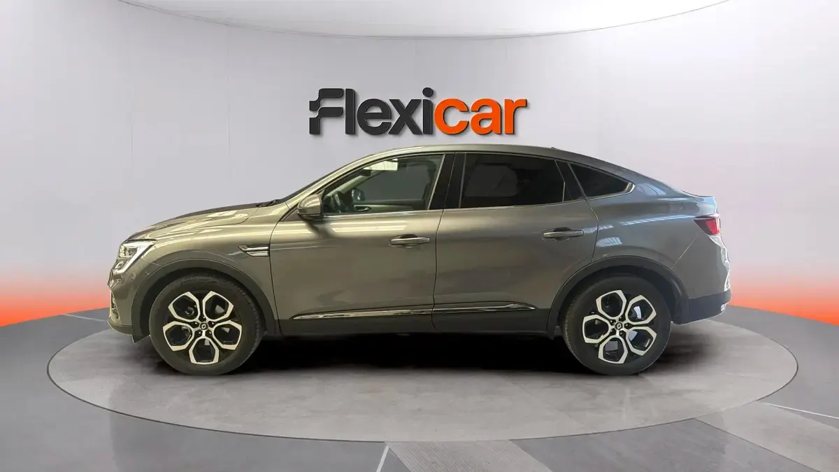 Usado Renault Arkana Equilibre 145 CV (106 kW) 2022 Negro SUV