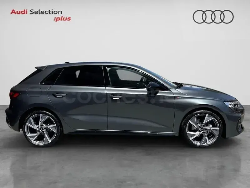 Nuevo Audi A3 150 CV (110 kW) 2026 Gris / plata Berlina