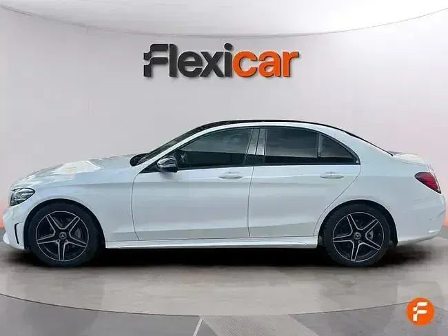 Używany Mercedes C200 160 KM (117 kW) 2020 Biały Sedan/Limuzyna
