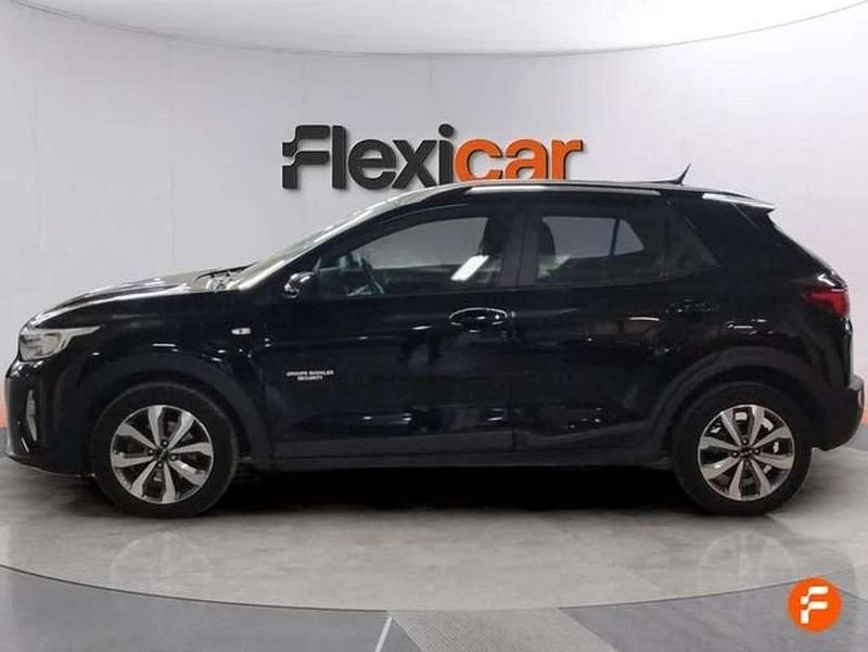 Usado Kia Stonic 101 CV (74 kW) 2022 Negro SUV