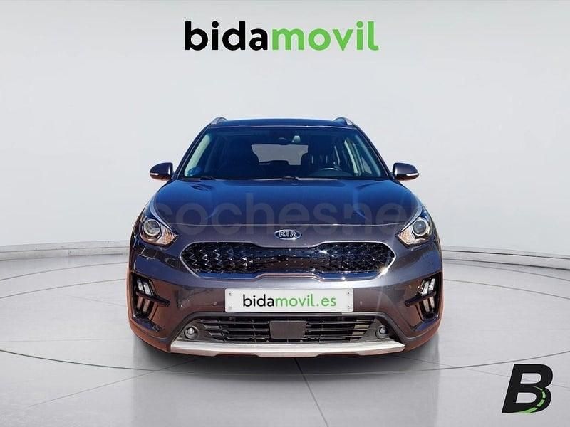 Usado Kia Niro 141 CV (103 kW) 2021 Gris / plata SUV