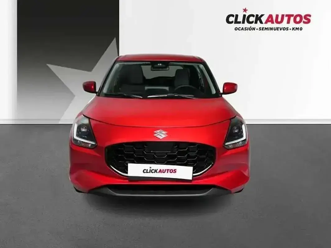 Usado Suzuki Swift 83 CV (61 kW) 2025 Rojo Utilitario